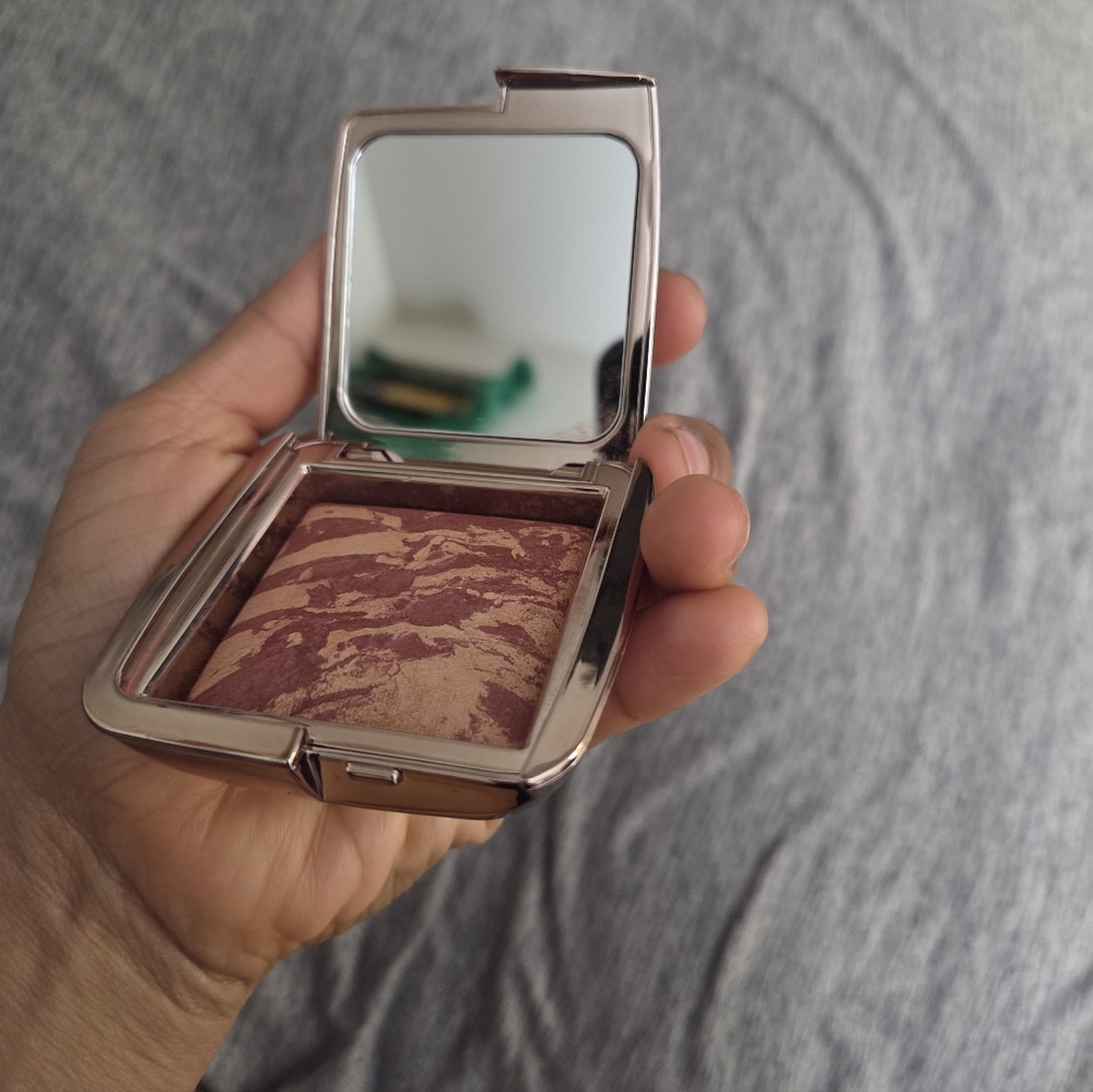 Hourglass Ambient Lighting Blush - Picture 2 of 7